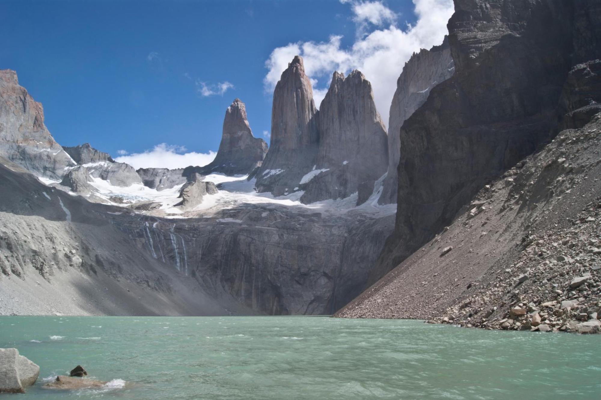 Отель Tierra Patagonia Торрес-дель-Пайне Экстерьер фото